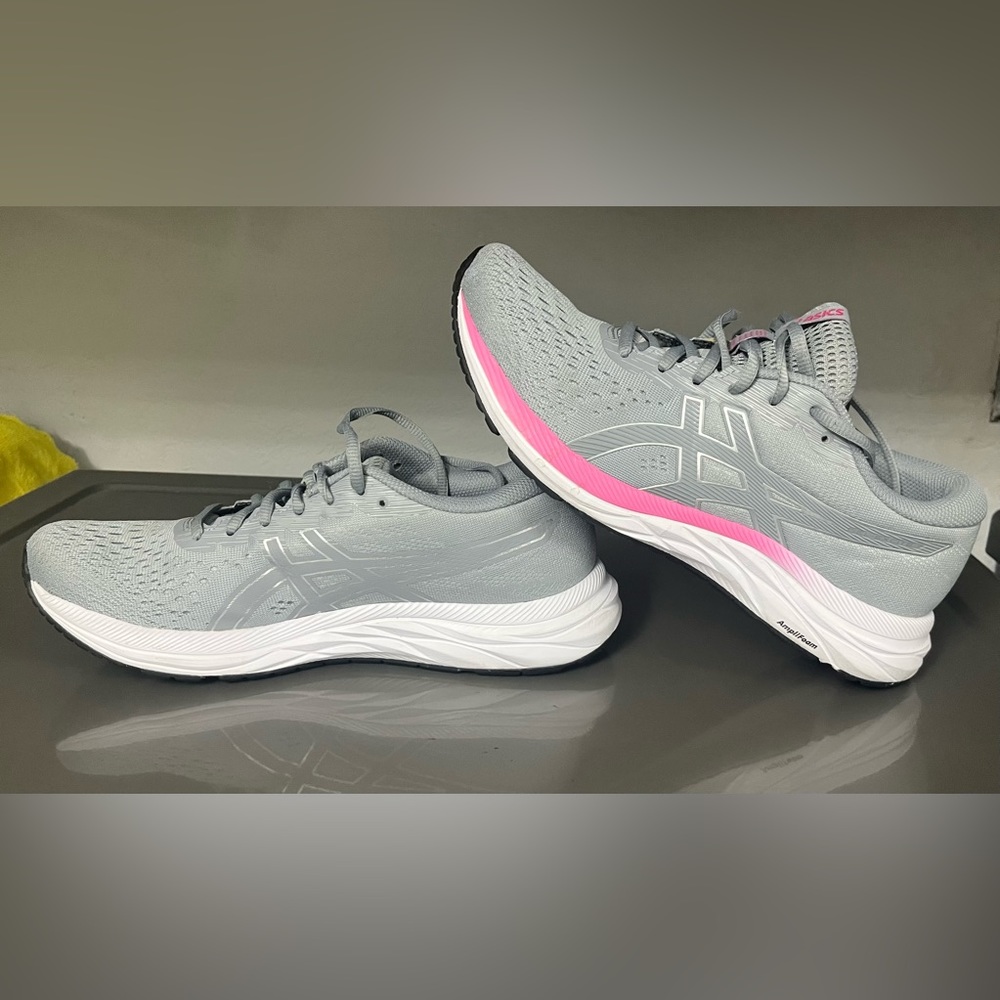 ASICS  woman shoes Everyday comfort amplifoam Size 10